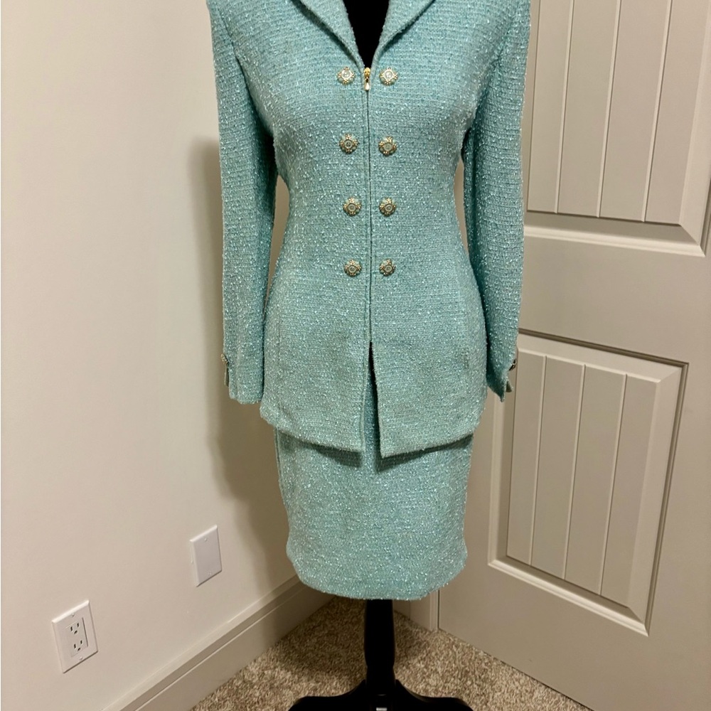 Elegant St. John Teal Tweed Skirt Suit